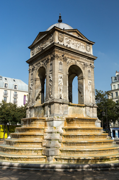 Párizs - a Fontaine des ártatlanok a monumentális szökőkút található az a hely, a Les Halles kerület Párizsban, Frank Joachim-du-Bellay - Fotó, kép