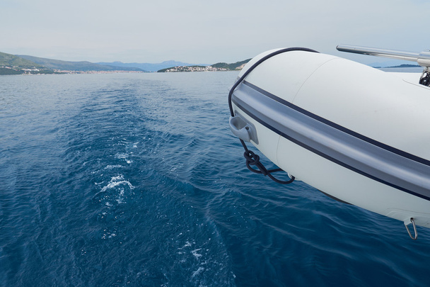 Felfújható csónakot a tenger - Fotó, kép