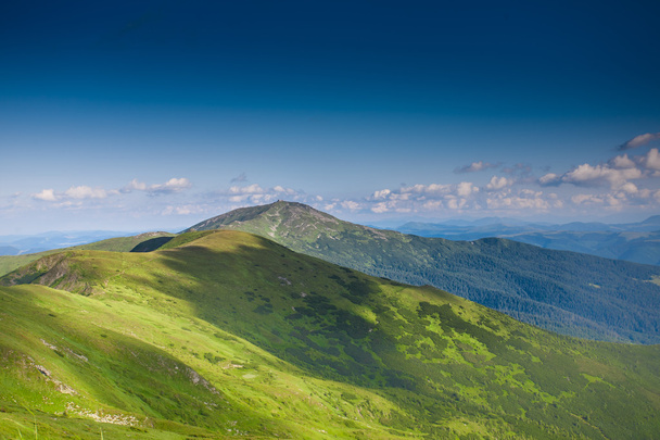 Karpat dağ silsilesi - Fotoğraf, Görsel