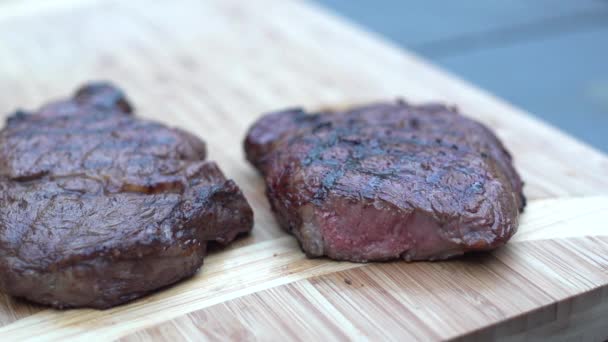steak on cutting board - Footage, Video