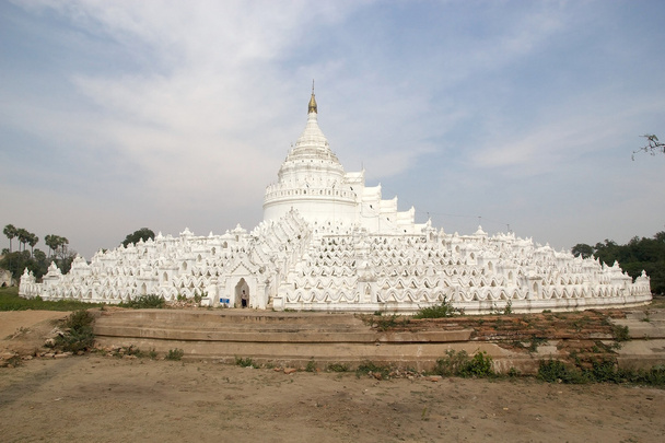 Hsinbyume Pagoda és Myatheindan Pagoda Mianmar - Fotó, kép