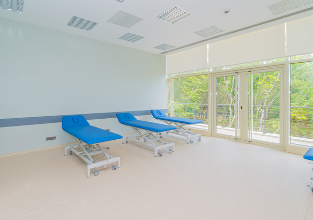 Комната в современной больнице
 - Фото, изображение