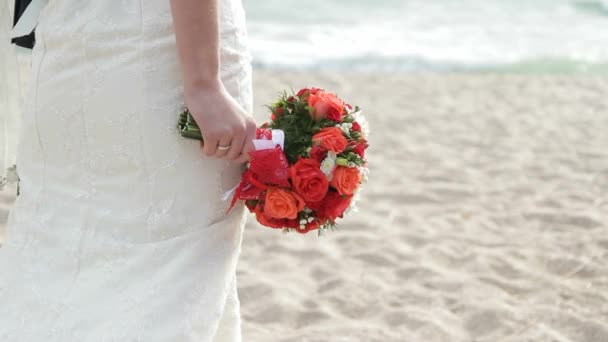 Yeni evli bir plajda - Video, Çekim