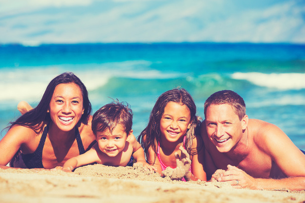Happy Family Having Fun at the Beach - Zdjęcie, obraz