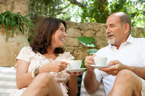 casal beber café e chá juntos
 - Foto, Imagem