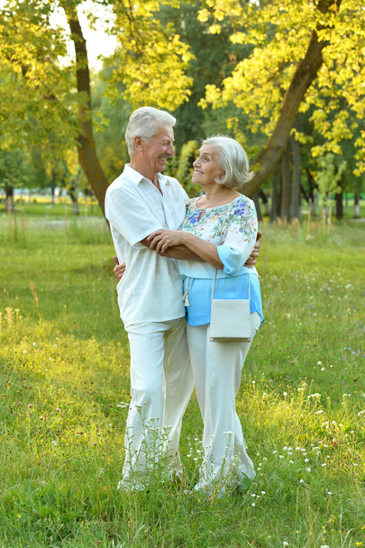 mature couple on  walk  in summer - Valokuva, kuva