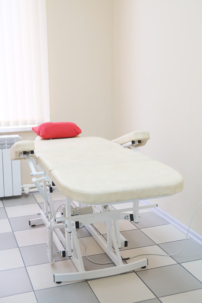 Image of a massage bed - Foto, afbeelding
