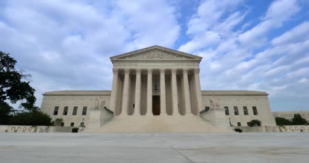 Un lapso de tiempo vista de la gran entrada de la Corte Suprema
. - Metraje, vídeo