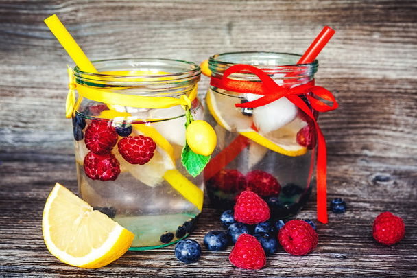 Lemonade with summer berries - Foto, Bild