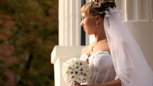 Braut blickt in die Sonne - Filmmaterial, Video