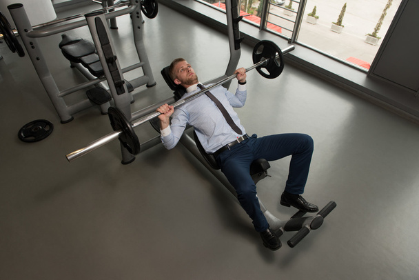 Businessman Exercise Bench Press With Barbell - Foto, Imagem