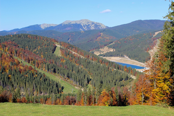 horské lyžařské středisko na podzim - Fotografie, Obrázek