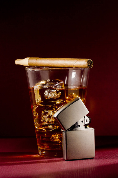 Cigar and Whiskey - Fotó, kép
