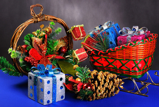 Sledge with gifts and garland - Zdjęcie, obraz