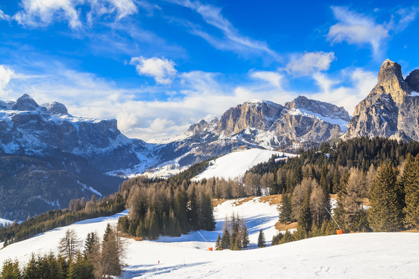 Estância de esqui de Selva di Val Gardena, Itália
 - Foto, Imagem