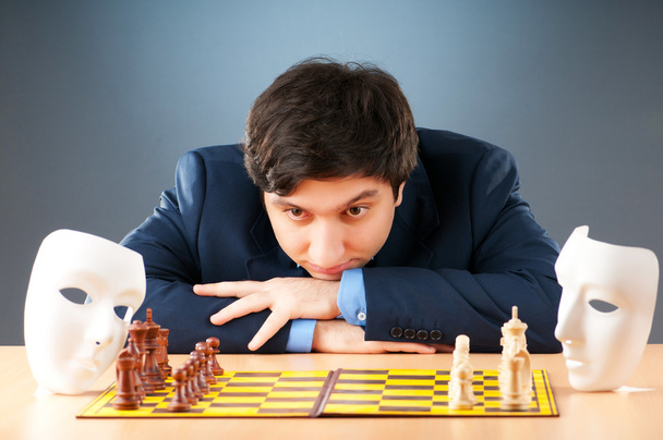 FIDE Grand Master Vugar Gashimov (Dünya Sıralaması - 12) iclası üzerinden - Fotoğraf, Görsel