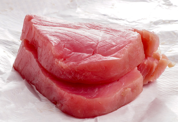 Świeży stek z tuńczyka - Zdjęcie, obraz