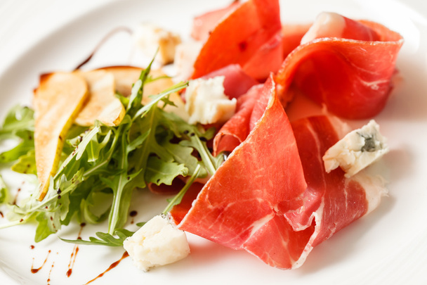 Salad with ham on plate - Foto, Imagem