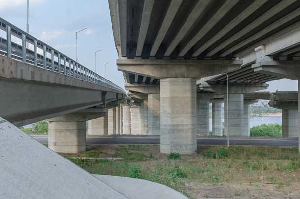 Bâtiment du pont
 - Photo, image