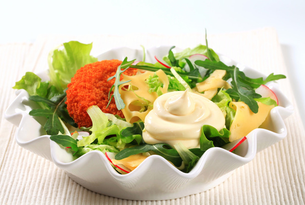 Salada verde com queijo
 - Foto, Imagem