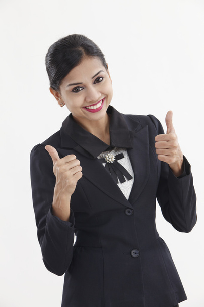 Indian woman with thumbs up - Foto, afbeelding