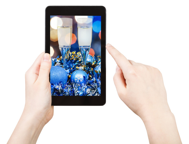 take photo of blue Xmas still life with tablet pc - Foto, afbeelding