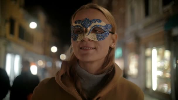 Woman in Carnival Mask Walking in Venice, Italy - Кадри, відео