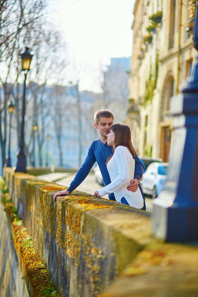 Romantic dating loving couple in Paris - Foto, Imagen