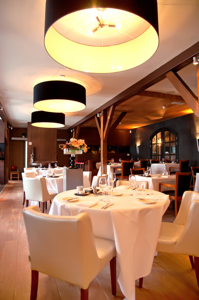 Restaurante em estilo clássico
 - Foto, Imagem