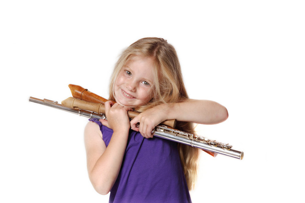 Девочка и музыкальные инструменты
 - Фото, изображение