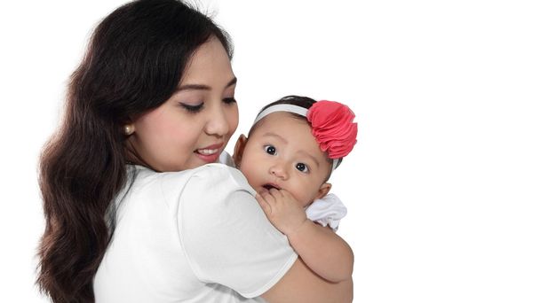 Annemin omzuna bebek - Fotoğraf, Görsel