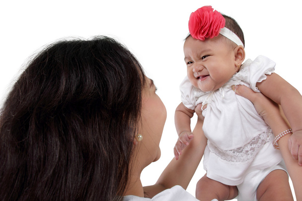 クスクス笑う赤ちゃんとママ - 写真・画像