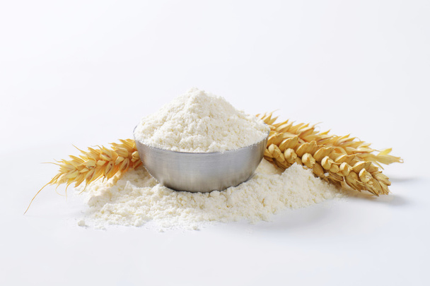 Cuenco de harina de trigo
 - Foto, imagen