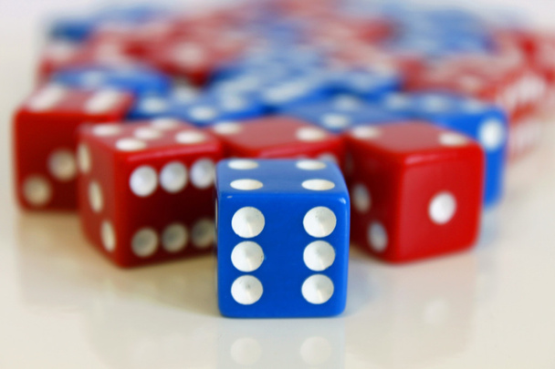Wuerfel Spiel hry kostky hnít blau číslo - Fotografie, Obrázek