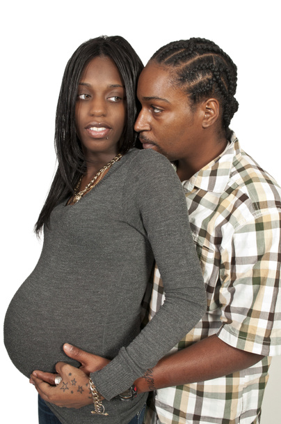 期待の両親の黒アフリカ系アメリカ人カップル - 写真・画像