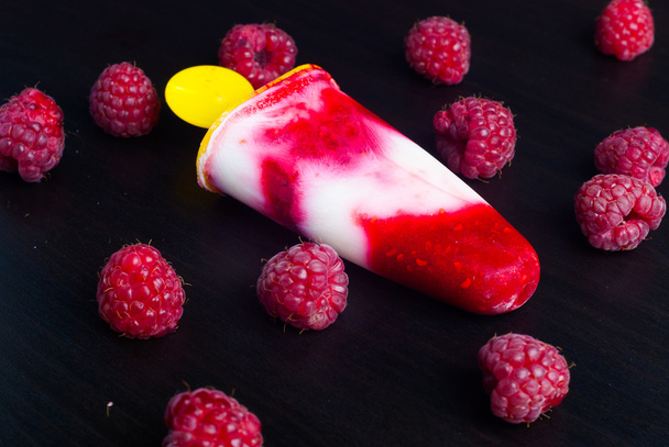 ice lolly raspberries - Fotoğraf, Görsel