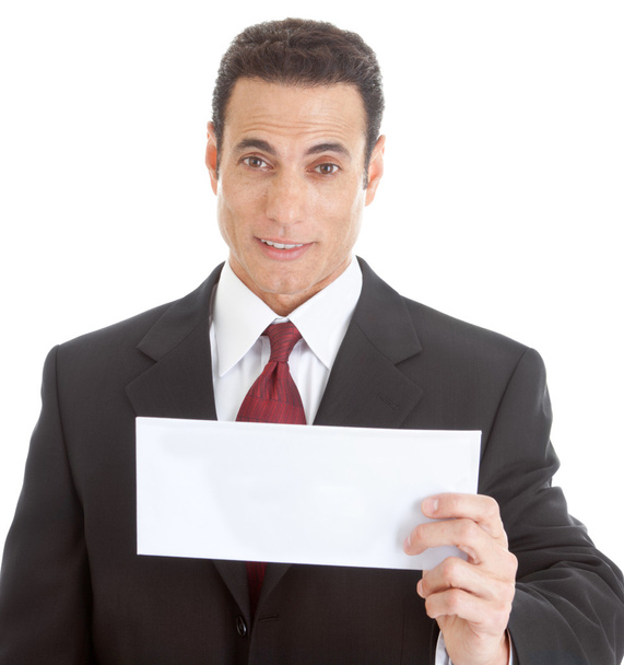 Удивленный кавказский бизнесмен держит чистый конверт, изолировать
 - Фото, изображение