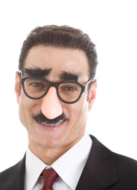 Lächeln Geschäftsmann trägt Groucho Marx Brille isoliert auf whi - Foto, Bild