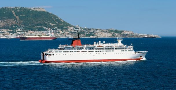 Trafic maritime dans le détroit de Gibraltar
 - Photo, image