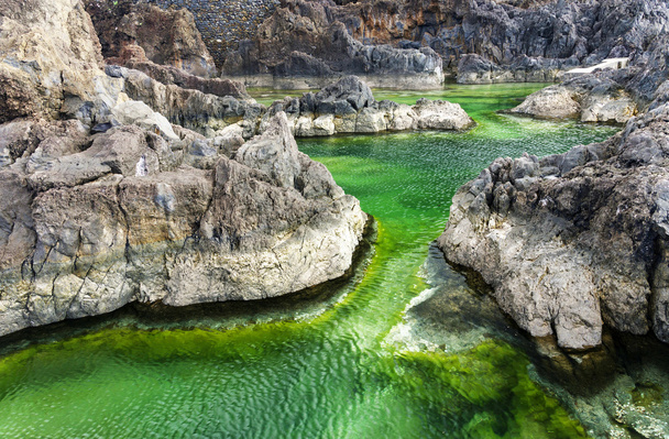 natürliche Becken aus vulkanischer Lava in porto moniz - Foto, Bild