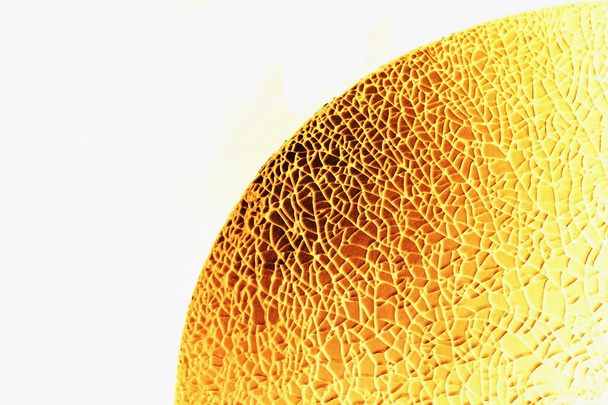 fissure de verre trempé orange avec fond blanc
  - Photo, image