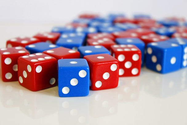 Wuerfel Spiel játék kocka rot-blau száma - Fotó, kép