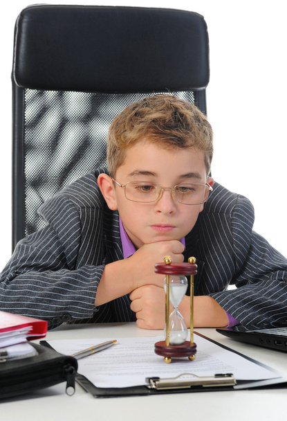Young businessman using a laptop - Foto, Imagen