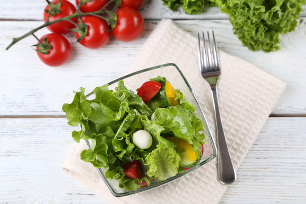 Fresh vegetable salad - Valokuva, kuva