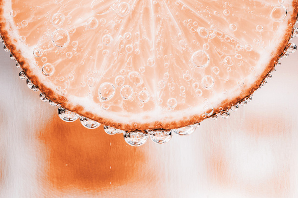 kalk in de bubbels - Foto, afbeelding