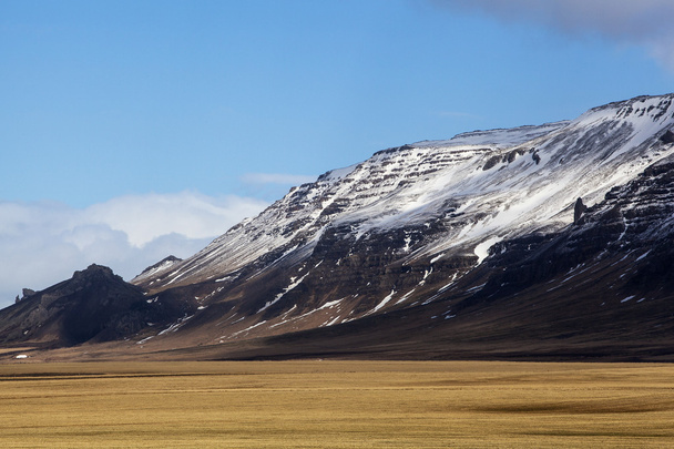Wulkaniczny krajobraz na półwyspie Snæfellsnes w Islandii - Zdjęcie, obraz