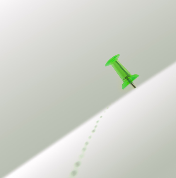 Зеленая булавка на вершине холма
 - Фото, изображение