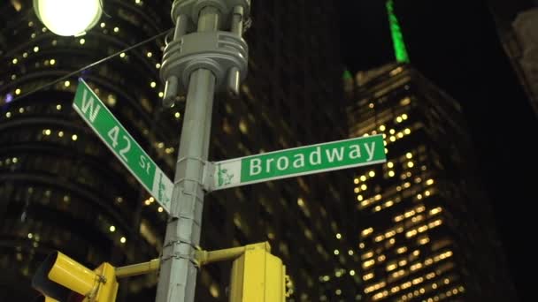 Broadway sokak işareti - Video, Çekim