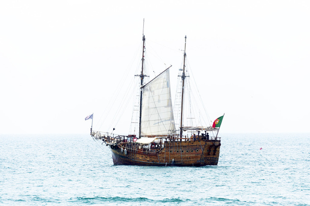 観光船、アルガルヴェ、ポルトガル - 写真・画像