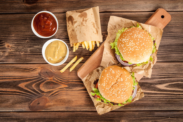 Delicious hamburger and fries - Valokuva, kuva